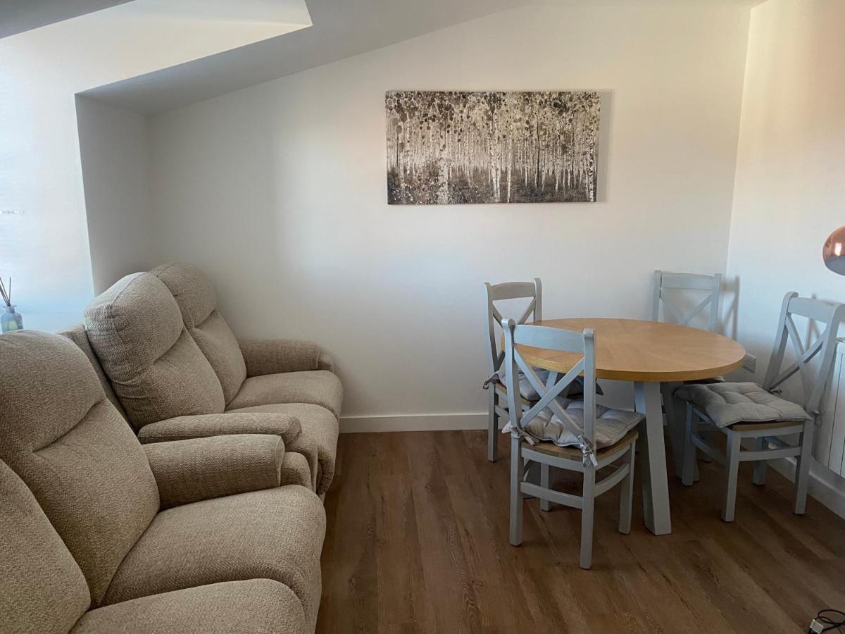 2 Bedroom Central Apartment Leek Exterior foto